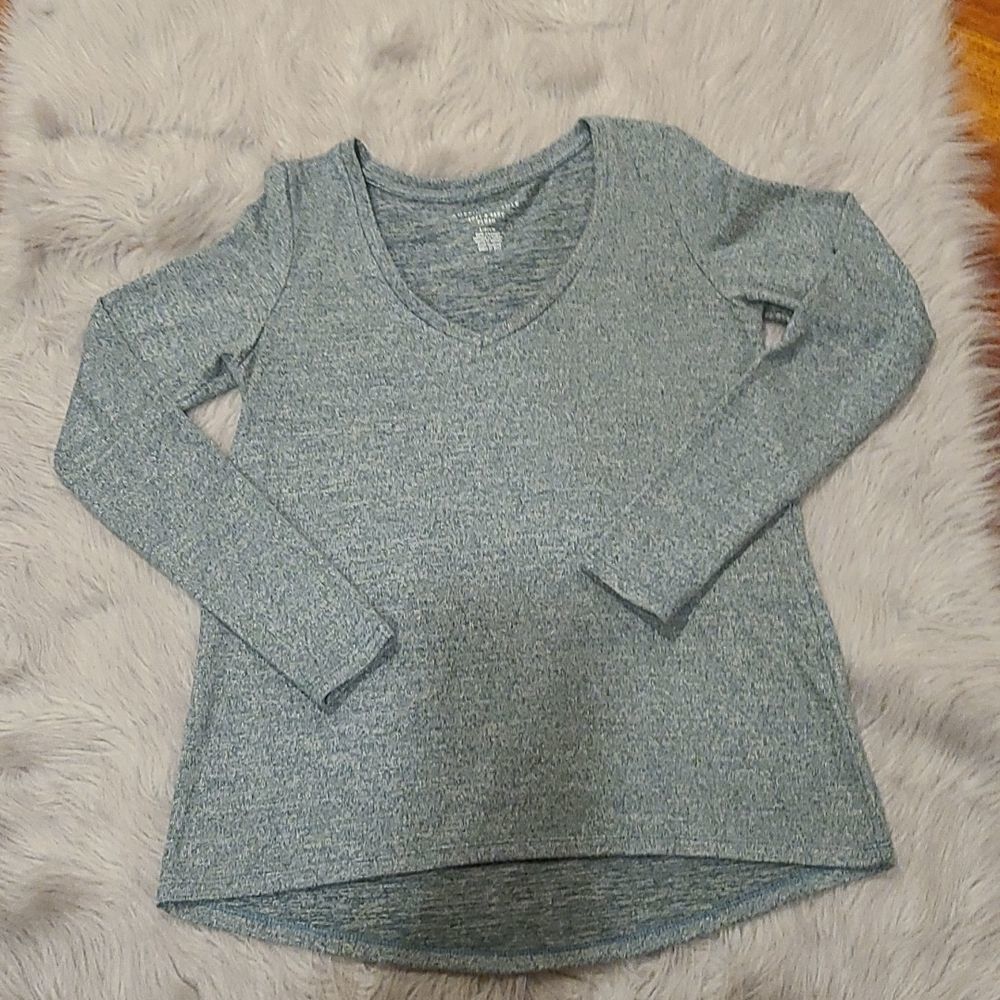 American eagle soft and sexy plush green long sleeve v neck shirt size small‎